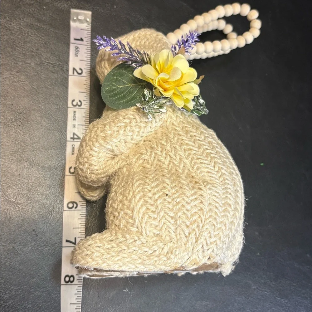 Bunny, carrot bundle in a Carrot Basket - NWOT